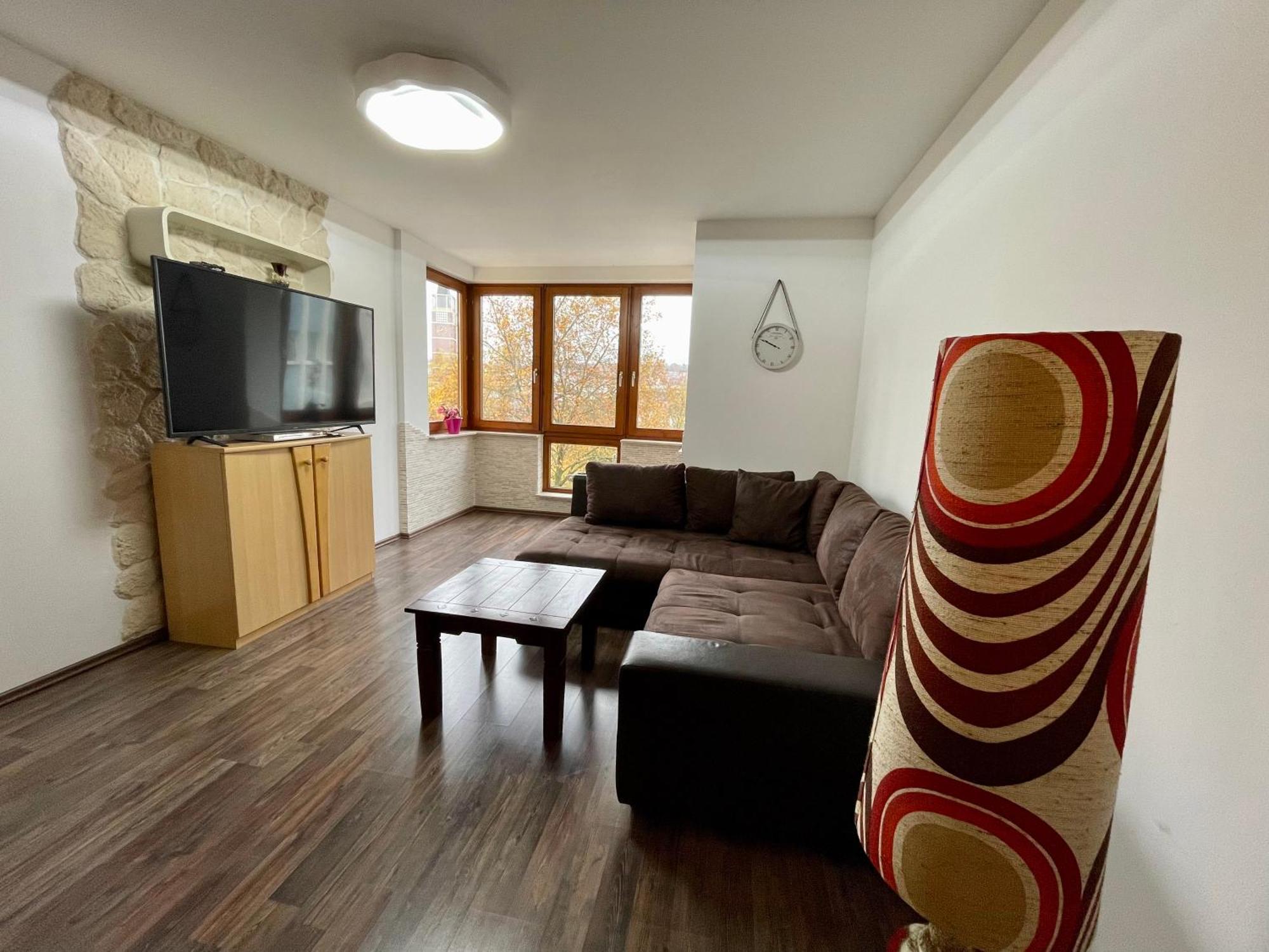 Wunderschoenes Apartment In Der Goldstadt Пфорцхайм Экстерьер фото